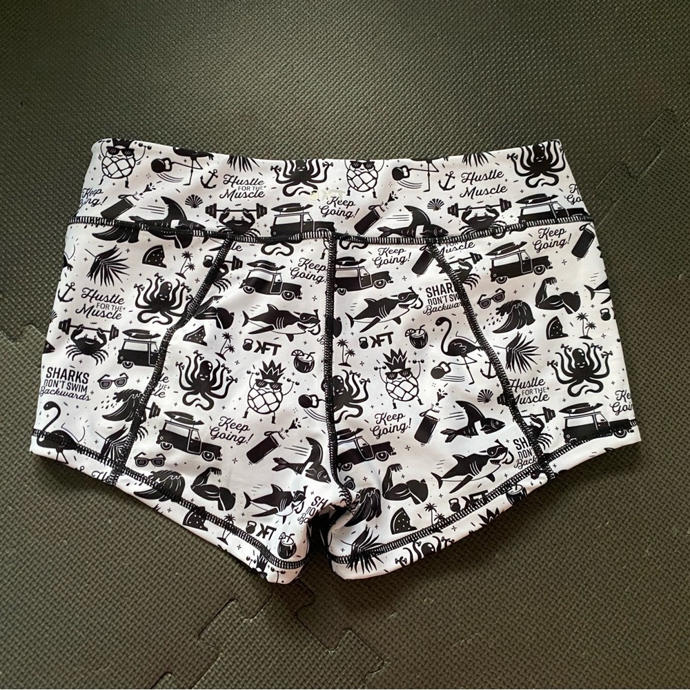 KFT shorts, M